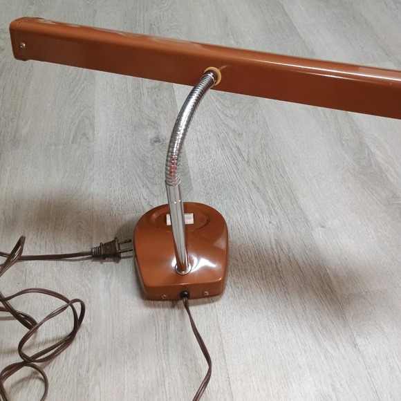 Brown Metal Vintage Desk Banker Lamp Fluerosecent Push Button UL E69325 - Picture 7 of 10